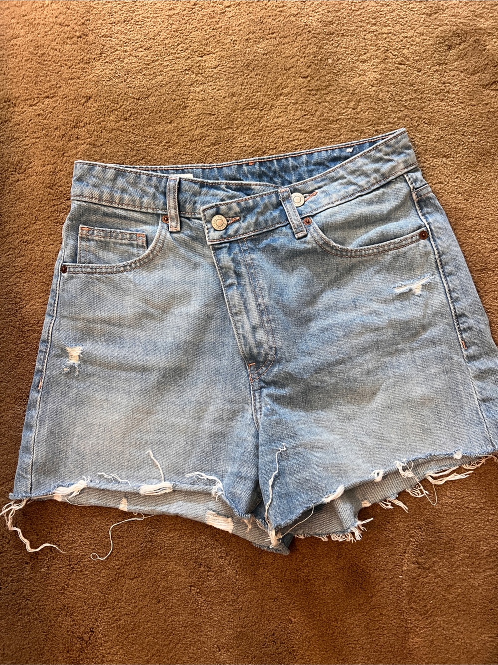 Zara Light Blue Distressed Cropped Jeans